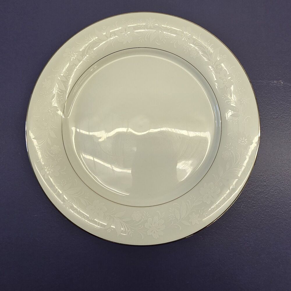 Noritake Ranier 6909 Dinner Plate White Floral & Platinum Trim 10-1/2” Vtg Set 4